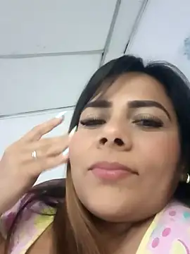 Snapshot of camila_rogue chatting on 25, 10, 2025 camila rogue online show from 25, 10, 2025