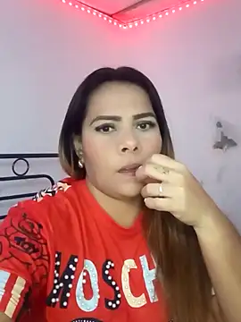 Snapshot of camila_rogue chatting on 28, 10, 2025 camila rogue online show from 28, 10, 2025