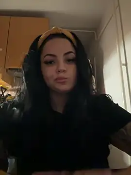 Snapshot of sexybunny18255 chatting on 28, 9, 2025 sexybunny18255 online show from 28, 9, 2025