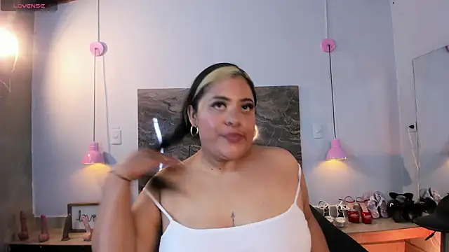 Snapshot of Brenda-maz chatting on 24, 9, 2025 Brenda-maz online show from 24, 9, 2025