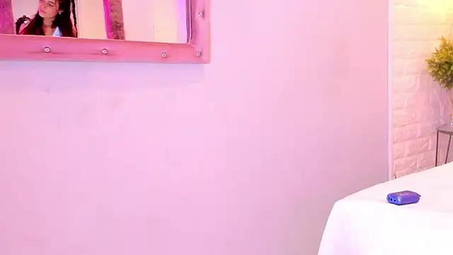 Snapshot of amber_sparkle chatting on 14, 10, 2025 amber sparkle online show from 14, 10, 2025