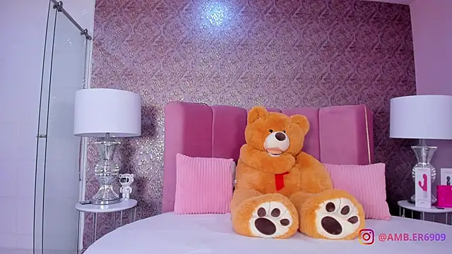 amber sparkle online show from 18, 4, 2026