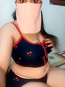 Snapshot of Queen-15 chatting on 9, 10, 2025 Queen-15 online show from 9, 10, 2025