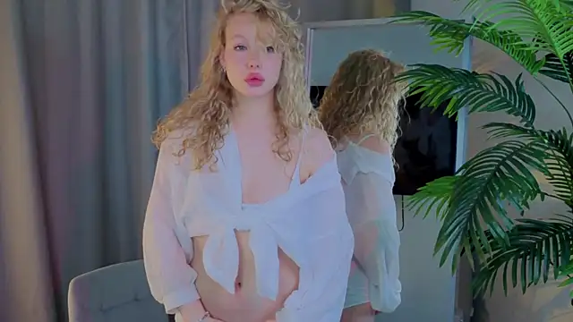 Snapshot of emilyshepar_d chatting on 31, 10, 2025 emilyshepar d online show from 31, 10, 2025