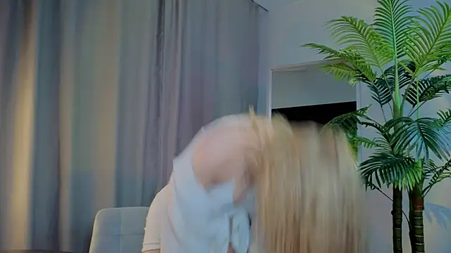 Snapshot of emilyshepar_d chatting on 4, 11, 2025 emilyshepar d online show from 4, 11, 2025