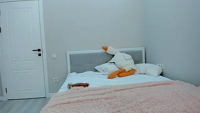 yuna loon online show from 24, 10, 2025