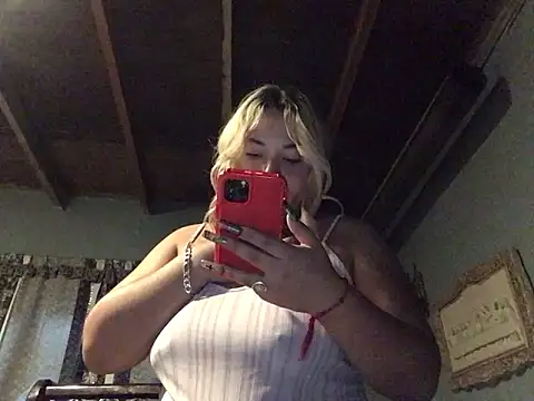 Snapshot of mooniebarbie1 chatting on 17, 10, 2025 mooniebarbie1 online show from 17, 10, 2025