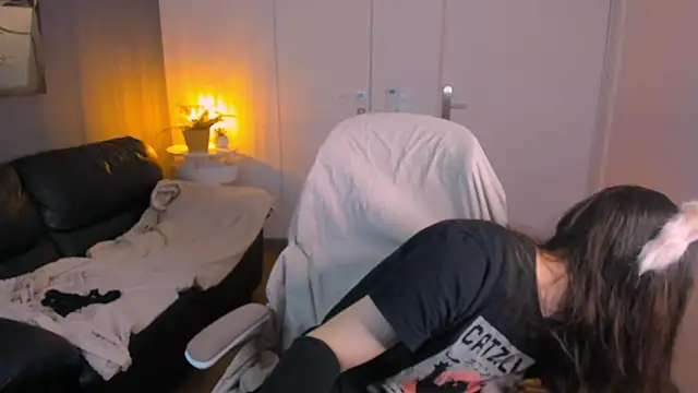 Snapshot of SilverMuse chatting on 9, 4, 2026 SilverMuse online show from 9, 4, 2026