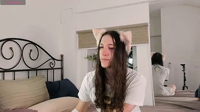 Snapshot of SilverMuse chatting on 13, 4, 2026 SilverMuse online show from 13, 4, 2026