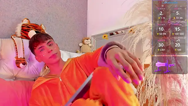 Snapshot of PrincePoppy chatting on 8, 9, 2025 PrincePoppy online show from 8, 9, 2025