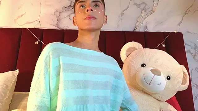 Snapshot of PrincePoppy chatting on 2, 10, 2025 PrincePoppy online show from 2, 10, 2025