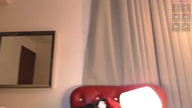 Snapshot of PrincePoppy chatting on 9, 10, 2025 PrincePoppy online show from 9, 10, 2025