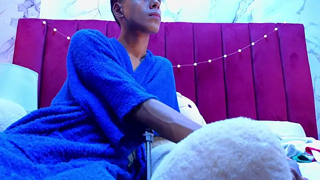 Snapshot of PrincePoppy chatting on 17, 12, 2025 PrincePoppy online show from 17, 12, 2025