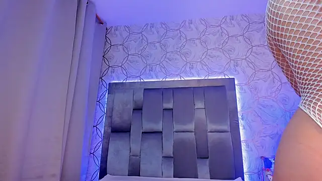 Snapshot of AlliceWinter chatting on 13, 9, 2025 AlliceWinter online show from 13, 9, 2025