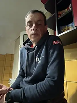 Snapshot of adiluci1 chatting on 22, 3, 2026 adiluci1 online show from 22, 3, 2026