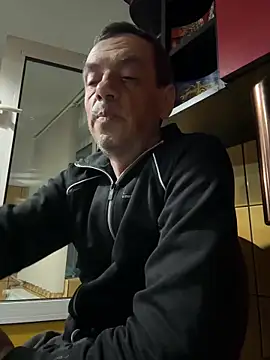 Snapshot of adiluci1 chatting on 5, 4, 2026 adiluci1 online show from 5, 4, 2026