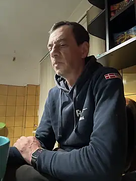 Snapshot of adiluci1 chatting on 11, 4, 2026 adiluci1 online show from 11, 4, 2026