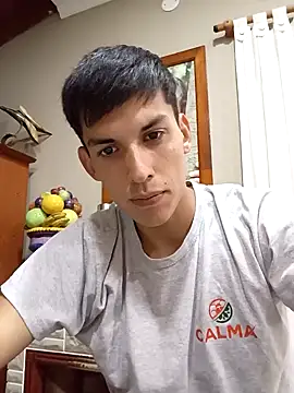 Snapshot of frankitocam4 chatting on 5, 12, 2025 frankitocam4 online show from 5, 12, 2025