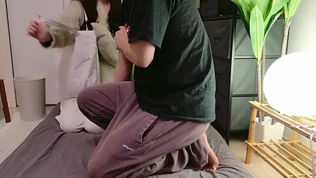 Snapshot of C-4bomb chatting on 16, 12, 2025 C-4bomb online show from 16, 12, 2025