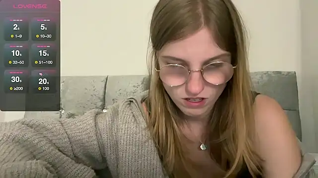 BustyKellyXXX online show from 11, 10, 2025