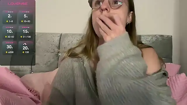 BustyKellyXXX online show from 15, 11, 2025