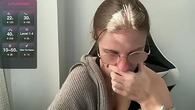 BustyKellyXXX online show from 24, 11, 2025