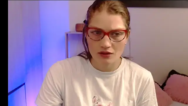 Camila-ventura online show from 15, 6, 2026
