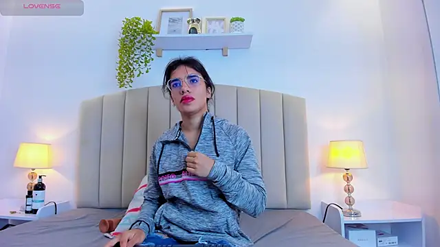 Rachel Donnelly online show from 9, 10, 2025