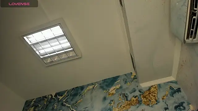 lesly cutee online show from 7, 4, 2026