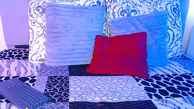 pocahontamoon online show from 16, 4, 2026