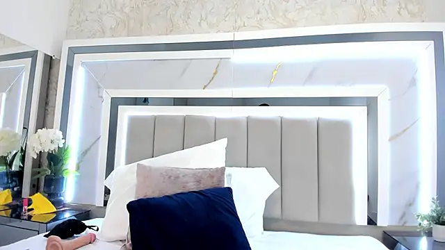 melodycharlotte online show from 2, 11, 2025