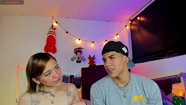 Snapshot of ChiliciousCouple chatting on 4, 10, 2025 ChiliciousCouple online show from 4, 10, 2025
