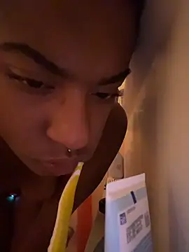 Snapshot of Tu_GataLinda chatting on 4, 11, 2025 Tu GataLinda online show from 4, 11, 2025