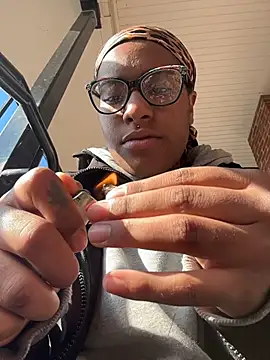 Snapshot of Tu_GataLinda chatting on 8, 11, 2025 Tu GataLinda online show from 8, 11, 2025