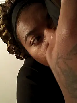 Snapshot of Tu_GataLinda chatting on 13, 11, 2025 Tu GataLinda online show from 13, 11, 2025