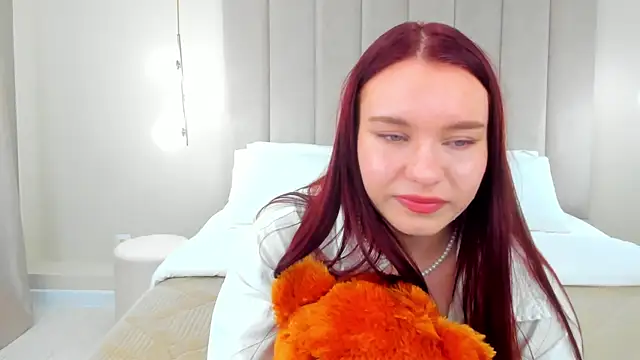 NoraHaynes online show from 19, 9, 2025