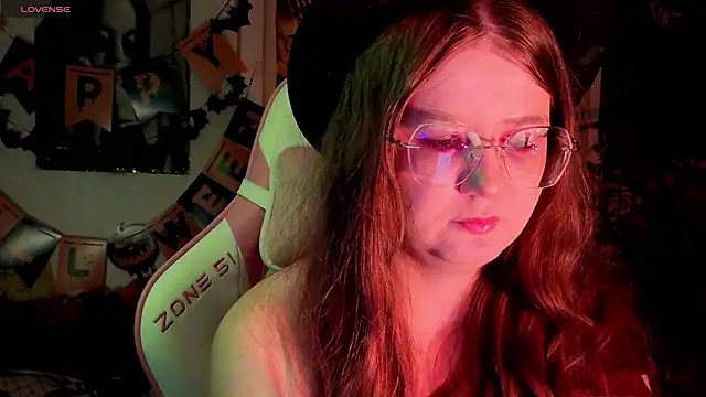 Sienna-Cow online show from 31, 10, 2025