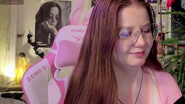 Sienna-Cow online show from 7, 11, 2025