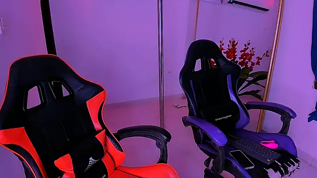 nahomy ryans online show from 2, 10, 2025