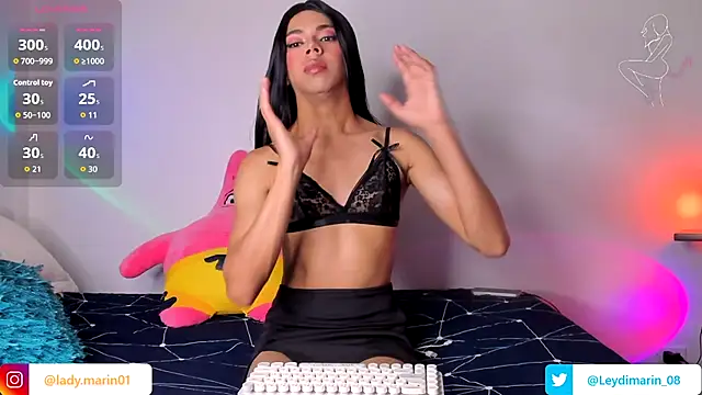 Snapshot of beauty_doll1 chatting on 28, 11, 2025 beauty doll1 online show from 28, 11, 2025