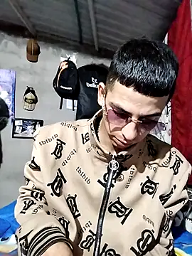 Tussi-amor online show from 15, 9, 2025