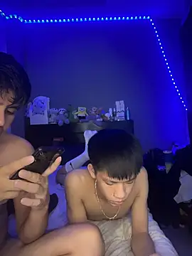 Kailertwink online show from 10, 4, 2026