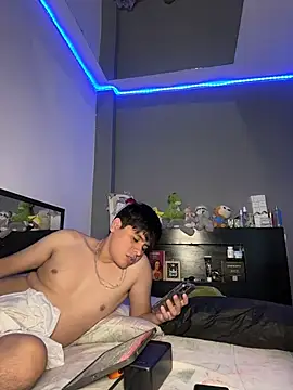 Kailertwink online show from 13, 7, 2026