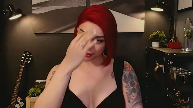 Snapshot of LUNACOCKSLAYER chatting on 21, 12, 2025 LUNACOCKSLAYER online show from 21, 12, 2025