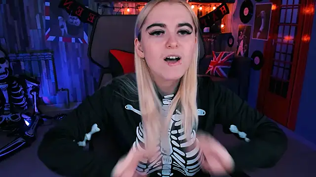 Snapshot of Stef_Nicks chatting on 31, 10, 2025 Stef Nicks online show from 31, 10, 2025