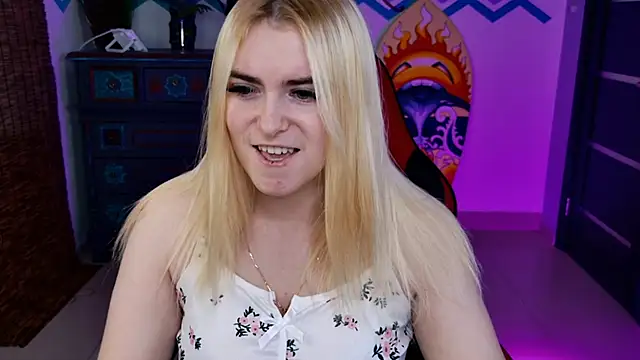 Snapshot of Stef_Nicks chatting on 28, 11, 2025 Stef Nicks online show from 28, 11, 2025