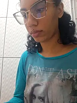 Snapshot of RavenShyfit chatting on 22, 10, 2025 RavenShyfit online show from 22, 10, 2025