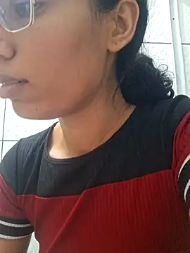 Snapshot of RavenShyfit chatting on 8, 11, 2025 RavenShyfit online show from 8, 11, 2025