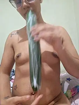 Snapshot of RavenShyfit chatting on 11, 11, 2025 RavenShyfit online show from 11, 11, 2025