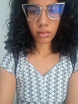 Snapshot of RavenShyfit chatting on 13, 11, 2025 RavenShyfit online show from 13, 11, 2025